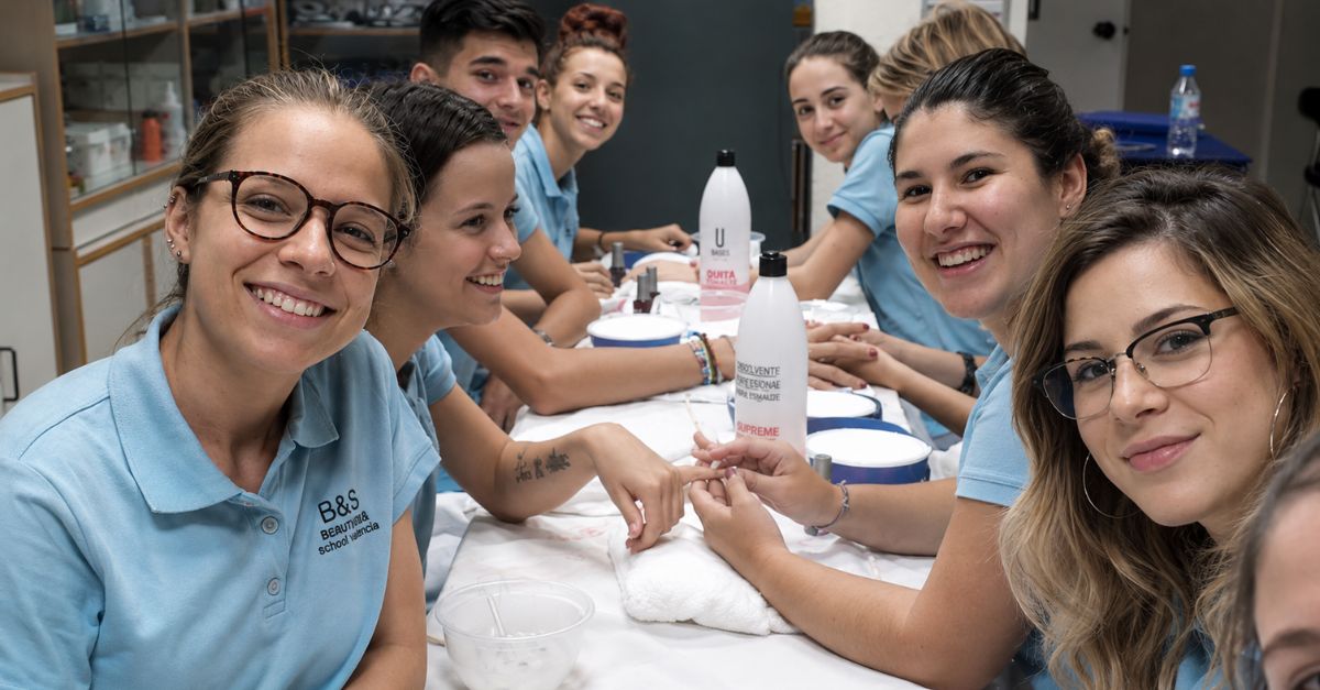 Formación, práctica y especialización para construir tu futuro en estética